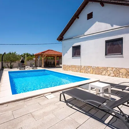 Baroque Art With Pool Holiday home