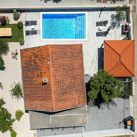 Holiday home Baroque Art With Pool